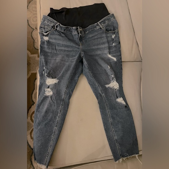 Old Navy Maternity Full Panel Super Skinny Ripped Jeans - Picture 1 of 3